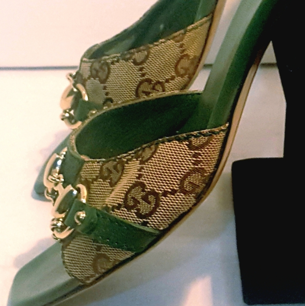 Gucci Signature Print